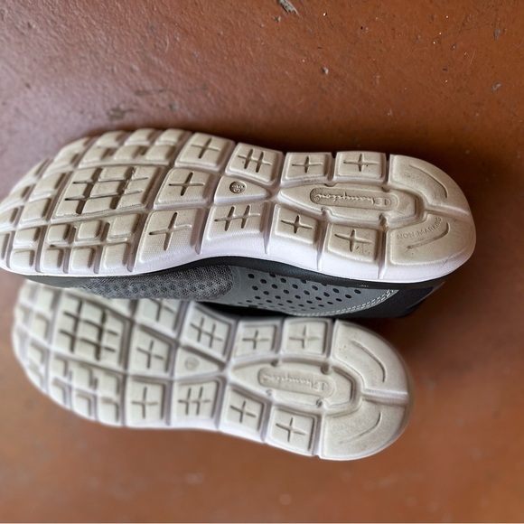 CHAMPION RUNNING SNEAKERS - Picture 10 of 11